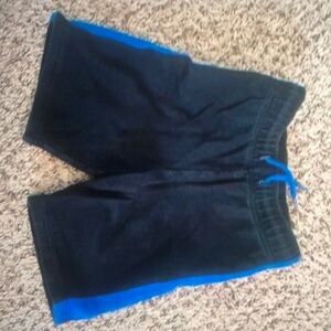 Circo Boys Black Blue shorts size 4